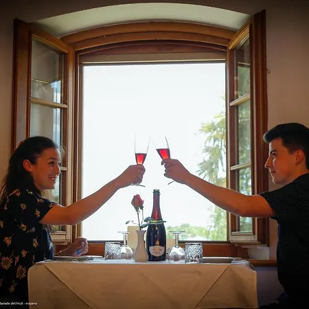 All'antica Scuderia Del Castello