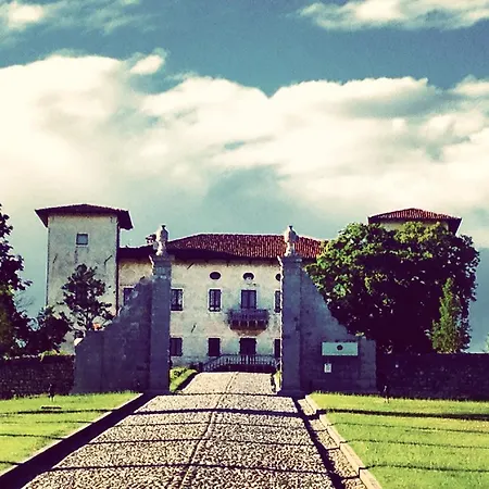 All'antica Scuderia Del Castello Farm stay